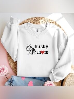 Husky Mom Heart White Crewneck Sweatshirt Dog Lover Cute Husky Shirt